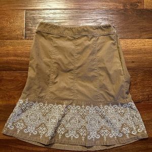 Ann Taylor skirt size 4, thin corduroy, embroidered detail at bottom